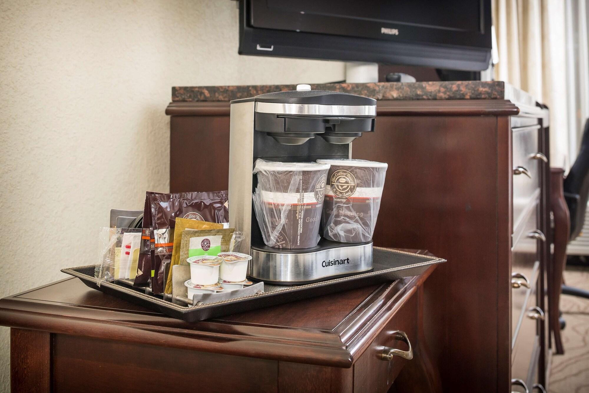 ดับเบิ้ลทรีบายฮิลตันโฮเต็ล บอสตัน มิลฟอร์ด Hotel ภายนอก รูปภาพ