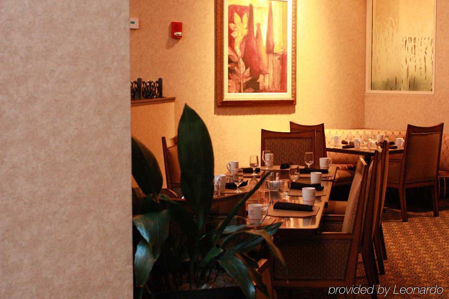ดับเบิ้ลทรีบายฮิลตันโฮเต็ล บอสตัน มิลฟอร์ด Hotel ร้านอาหาร รูปภาพ