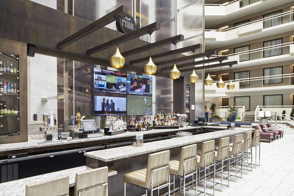 ดับเบิ้ลทรีบายฮิลตันโฮเต็ล บอสตัน มิลฟอร์ด Hotel ร้านอาหาร รูปภาพ